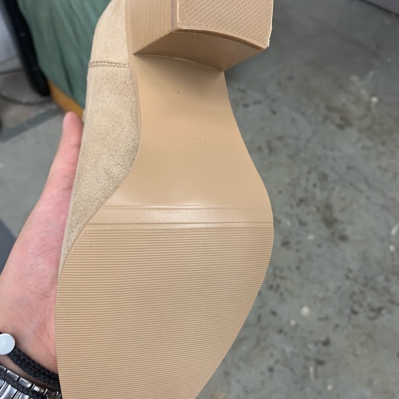 Women’s Pointed Toe Chelsea Ankle High Heel Block Boot in Beige Faux Suede - Picture 8 of 14